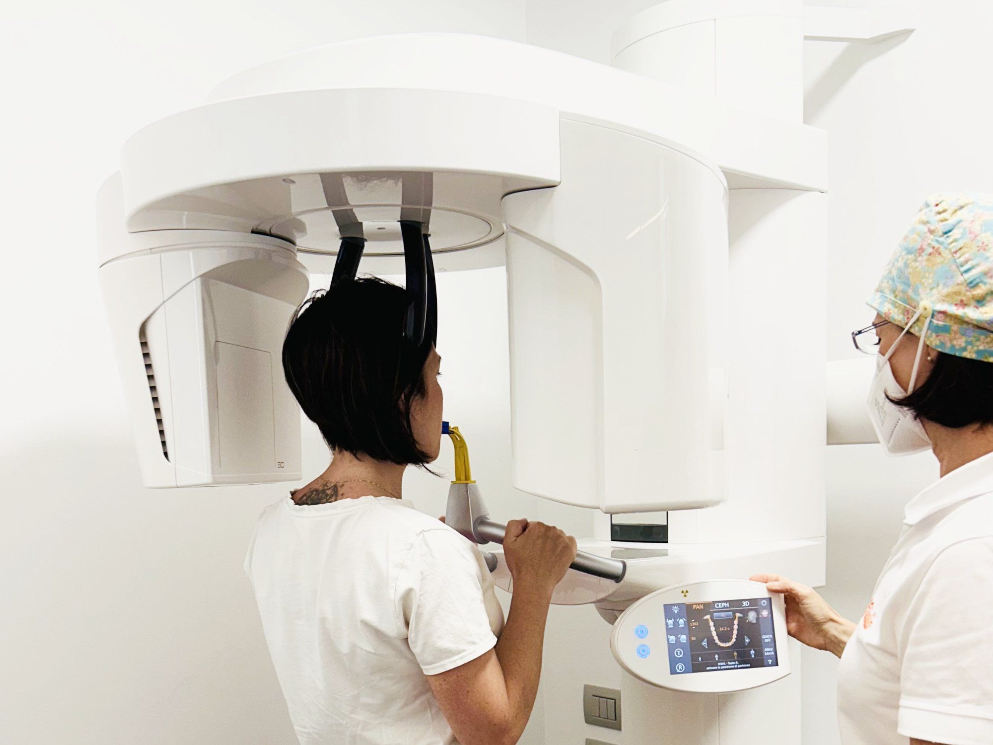 un team di dentisti - studio dentistico orange Brugnera Pordenone