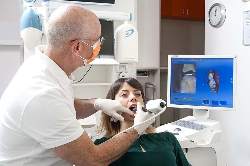 Scanner digitale esami diagnostici per adulti - studio dentistico Orange del dr. Lucio Della Toffola